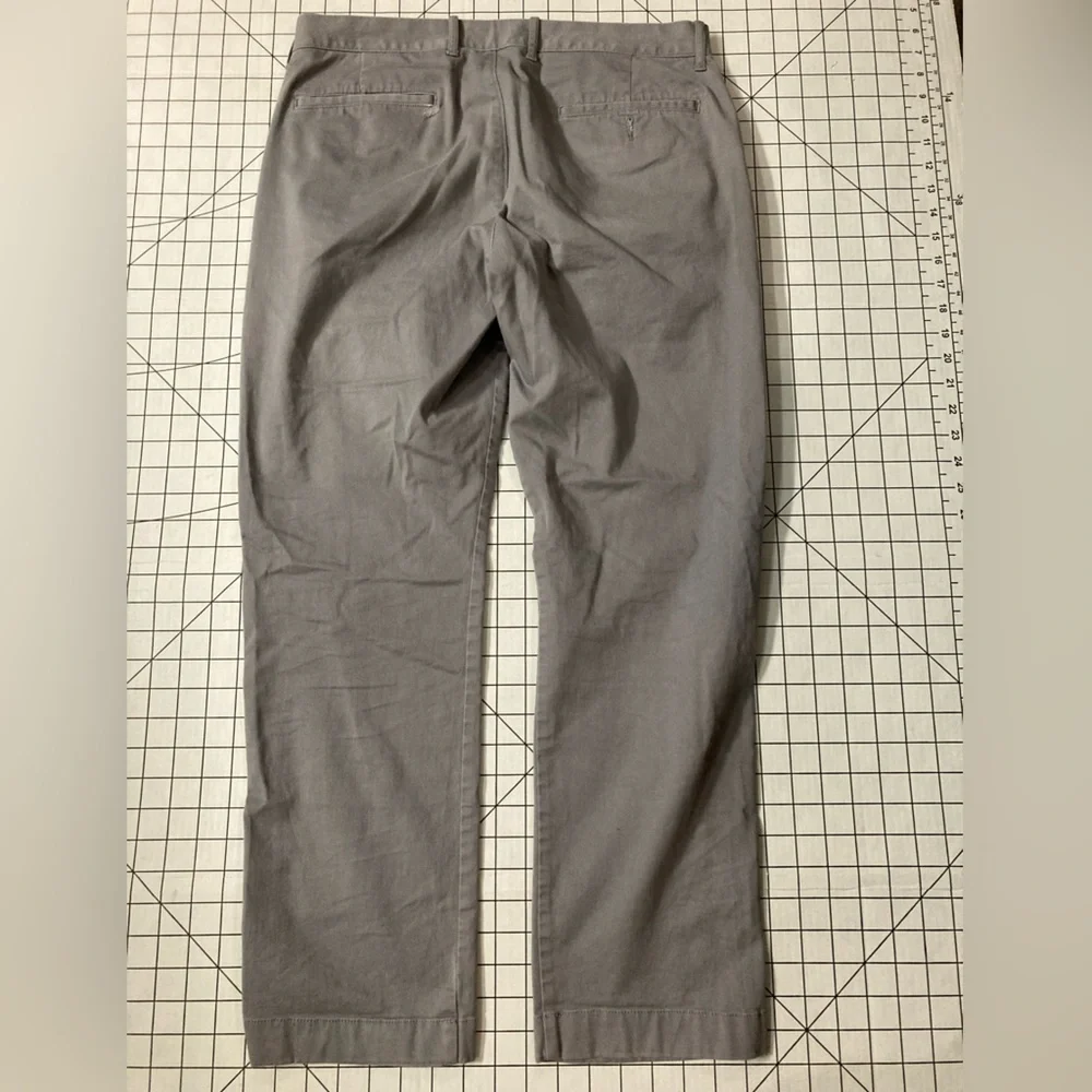 J. Crew Men’s Straight Flex‎ Gray Khaki Pants Size 32/30